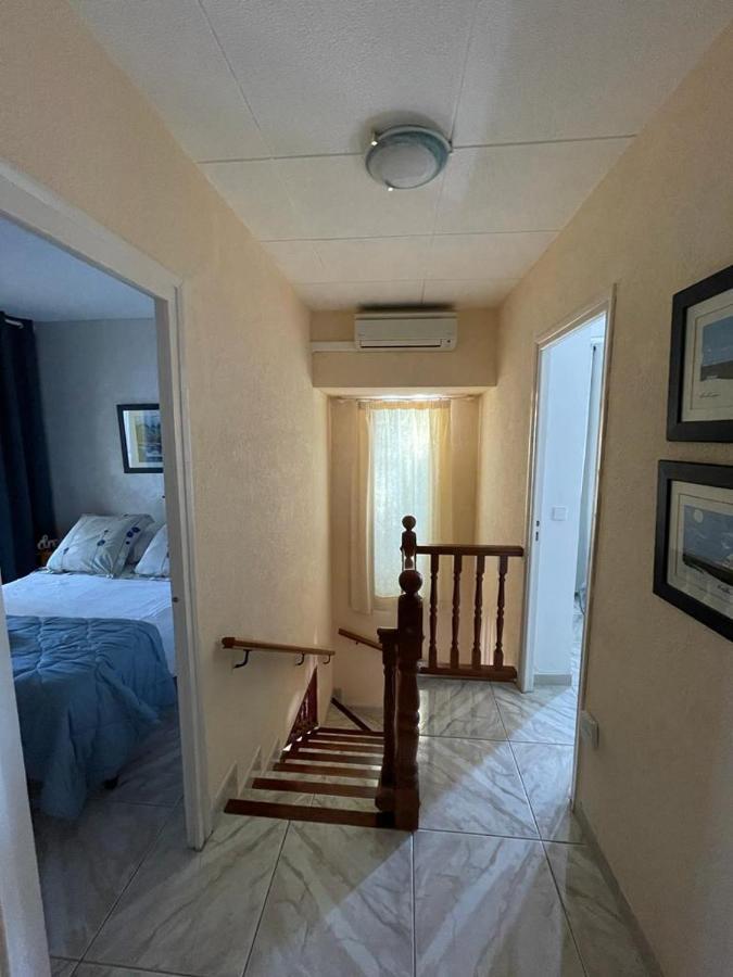 Leones Villa Empuriabrava Exteriör bild